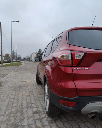 Ford Escape cena 79900 przebieg: 80000, rok produkcji 2019 z Ząbki małe 56